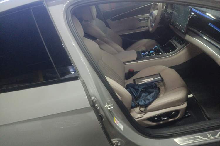 Used BYD Han 2025 EV with 701 km of Laser Radar-Enabled Intelligent Driving