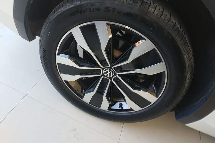 Used Volkswagen Tiguan L 2023 330TSI Automatic Two-Wheel Drive R-Line Enjoyment Edition