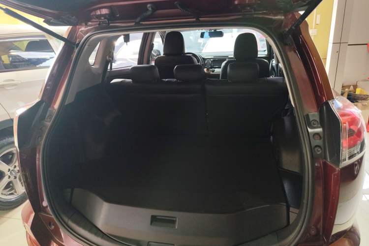 Used Toyota RAV4 2016 2.0L CVT Two-Wheel Drive Fashion Edition China V Standard