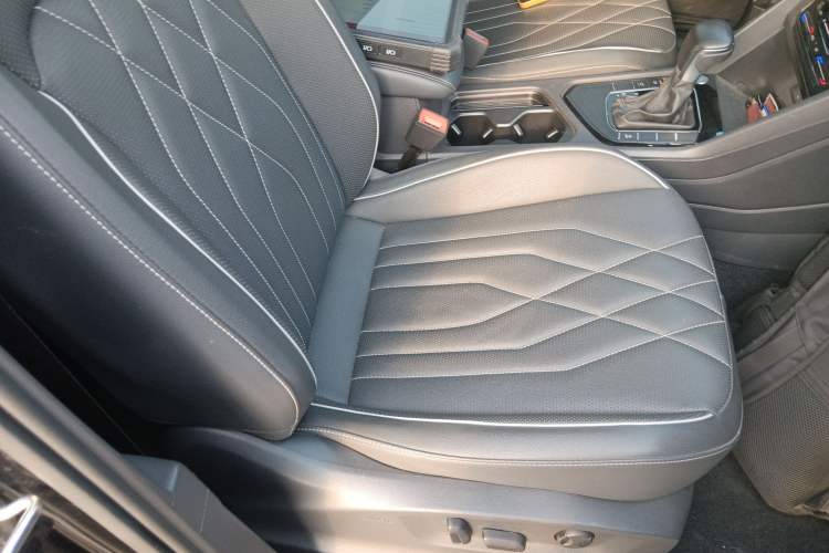 Used Volkswagen Tiguan L 2022 330TSI Automatic Two-Wheel Drive Smart Edition