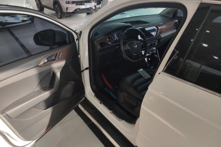 Used Volkswagen Tharu 2020 280TSI Two-Wheel Drive Luxury Edition China VI Standard
