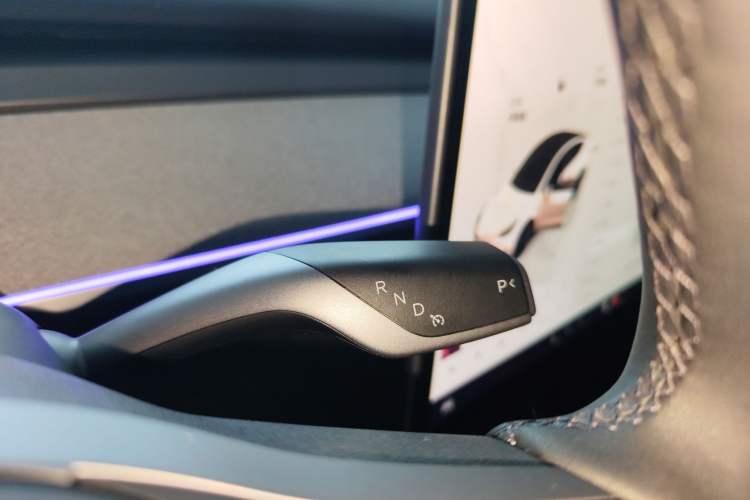 Used Tesla Model Y 2023 Rear-Wheel-Drive Version
