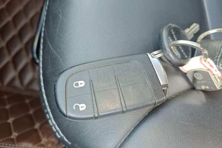 Used Dodge Journey 2013 2.4L Two-Wheel Drive Luxury Version
