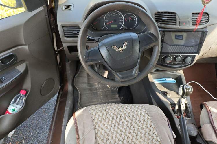 Used Wuling Hongguang 2015 1.5L S Base Model China IV
