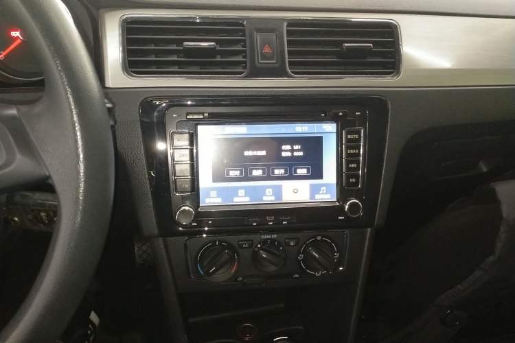 Used Volkswagen Santana 2015 Haval H6 1.6L Automatic Comfort Model
