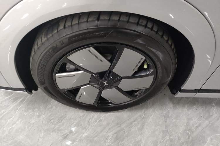 Used XPeng X9 2024 702 Ultra-Long Range Max
