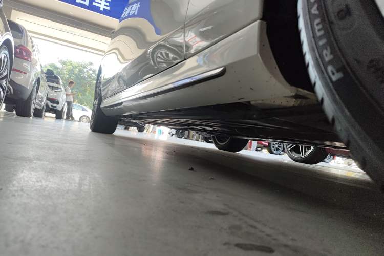 Used Mercedes-Benz E-Class 2020 E 300 L Sporty and Stylish Model
