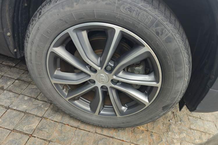 Used Geely Auto Emgrand X7 Sport 2018 1.8TD Automatic Two-Wheel Drive Smart Connect 4G Internet Edition
