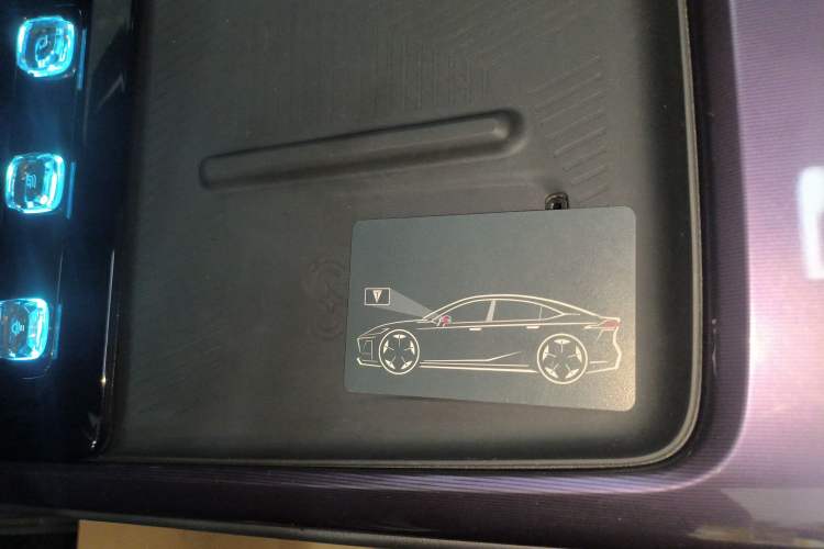 Used  L07 2025 530 Ultra DeepBlue Intelligent Driving AD PRO Pure-Electric Version
