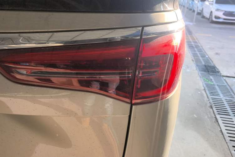 Used Buick GL8 2022 ES Landtrek 653T Luxury Edition
