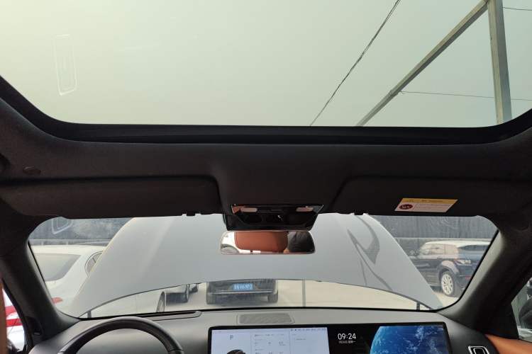 Used Li Auto L8 2023 Pro Model
