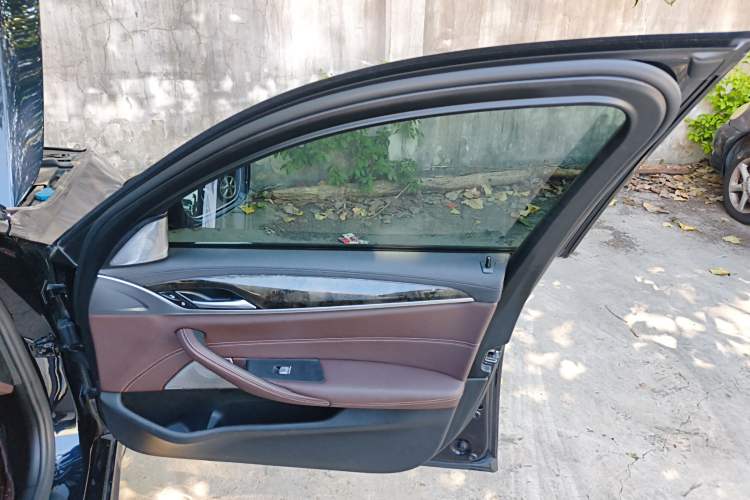 Used BMW 5 Series 2018 525Li M Sport Package