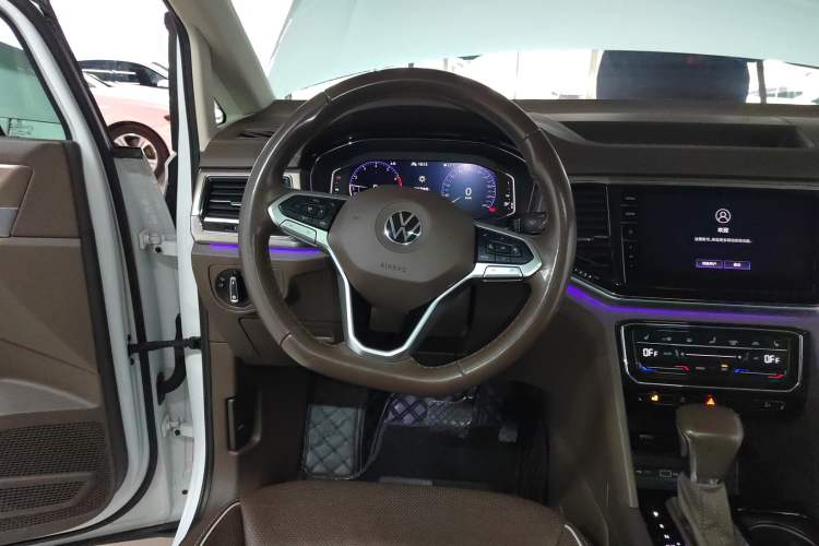 Used Volkswagen Viloran 2020 380TSI Prestige Edition
