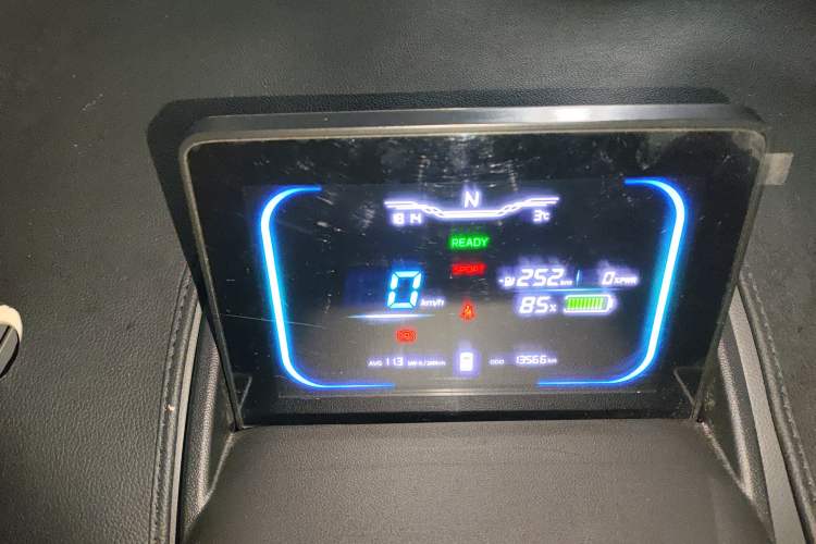 Used  Lumin 2023 301km Honey Dew Edition