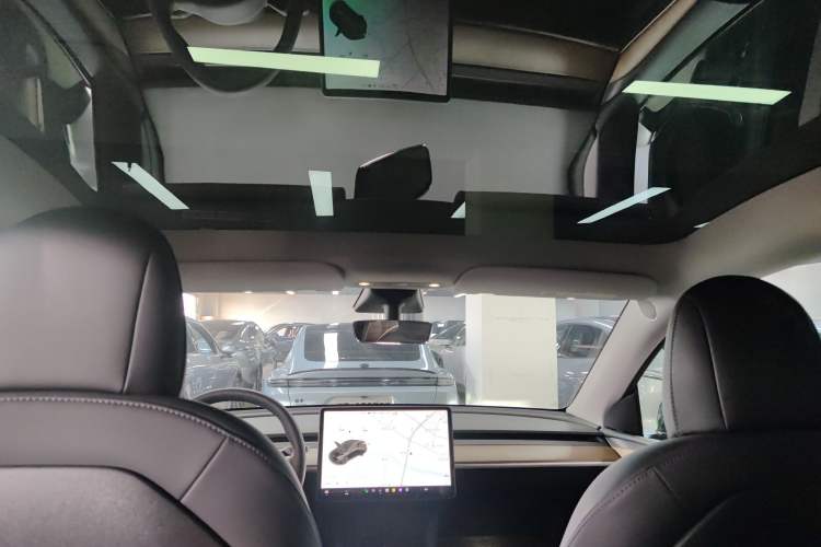 Used Tesla Model Y 2021 Long-Range All-Wheel-Drive Version 3D7
