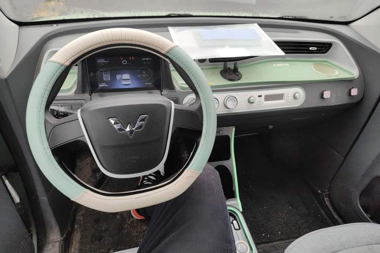 Used Wuling Hongguang MINIEV 2021 Macaron Premium Model – Lithium-NMC