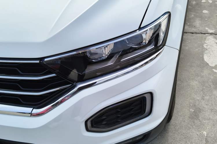 Used Volkswagen T-ROC 2018 230TSI DSG Two-Wheel Drive Advanced Version China V Standard
