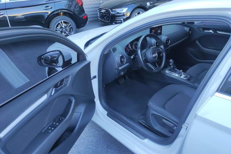 Used Audi A3 2019 Limousine 35 TFSI Ambition China V
