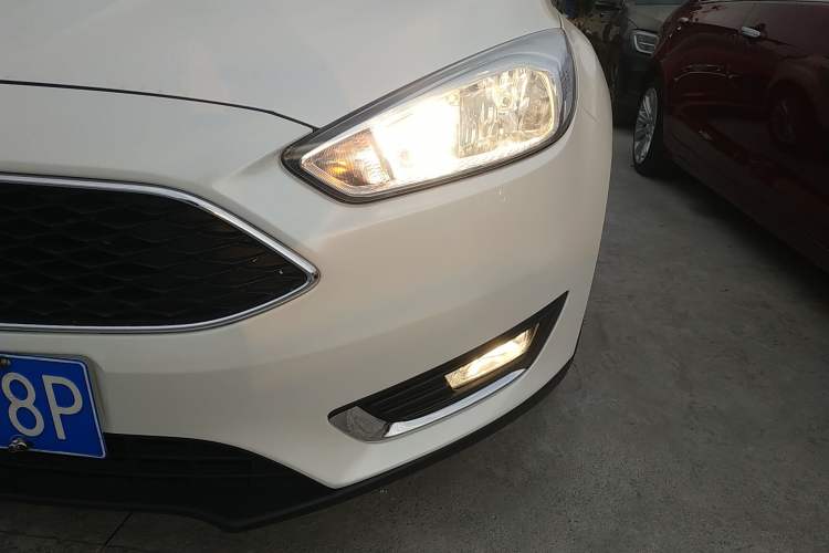 Used Ford Focus 2017 Hatchback 1.6L Automatic Fashion Edition Smart Drive Version
