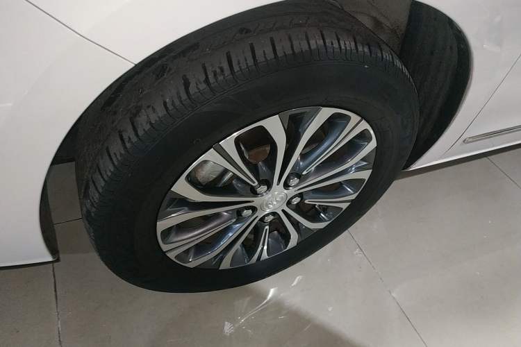 Used Buick GL8 2021 Land Cruiser Executive Class 652T Luxury Model