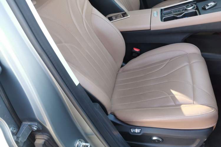 Used Chery Tiggo 8 L 2024 2.0T Two-Wheel Drive Prestige Version 5 Seats