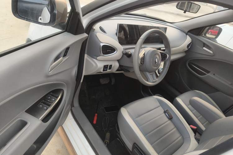 Used ORA White Cat 2022 Xiaoyue Mao Edition 360 km Luxury Model Lithium NMC
