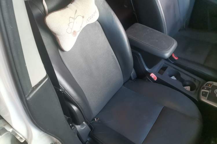 Used Chevrolet Captiva 2015 2.4L 4x4 Flagship Edition 7-Seater
