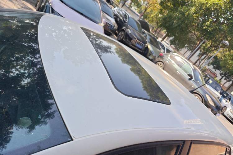 Used Volkswagen Polo 2016 1.6L Automatic Comfort Model
