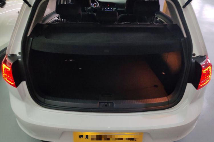 Used Volkswagen Golf 2017 230TSI Automatic Comfort Edition – Celebrating Milestone of One Million Units
