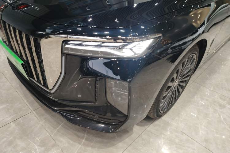 Used Hongqi H9 2025 2.0T Two-Wheel-Drive Flagship Private Enjoyment Style 5 Seats
