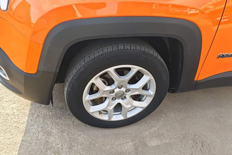 Used  Renegade 2017 180T Automatic High-Energy Version
