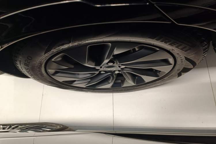 Used Land Rover Discovery 2023 360 PS R-Dynamic S
