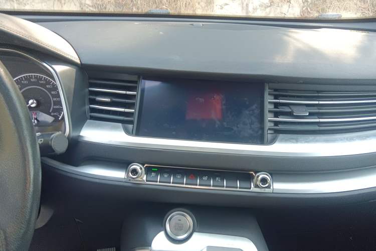 Used Haval H6 2017 Red Label 2.0T Automatic Two-Wheel Drive ZhiShang Model
