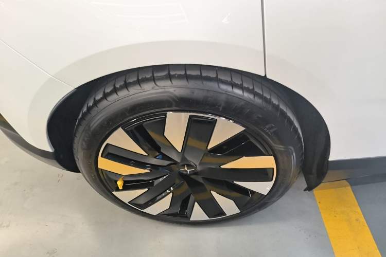 Used Polestar 4 2023 Single Motor Standard Range PLUS