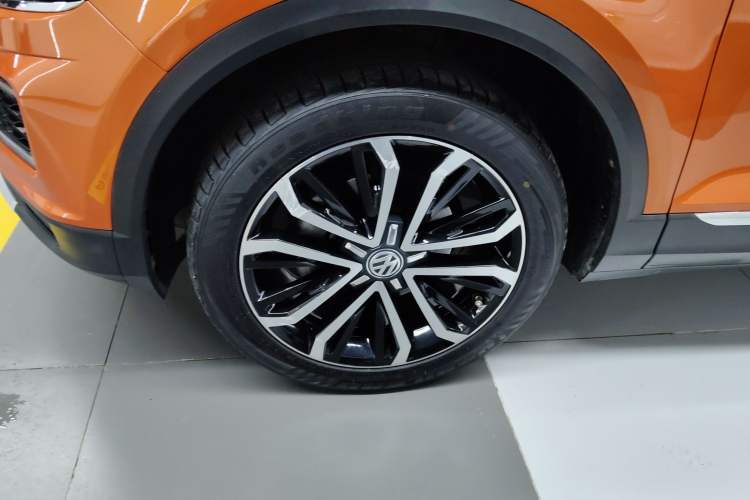 Used Volkswagen T-ROC 2019 280TSI DSG Two-Wheel Drive Comfort Version China VI Standard
