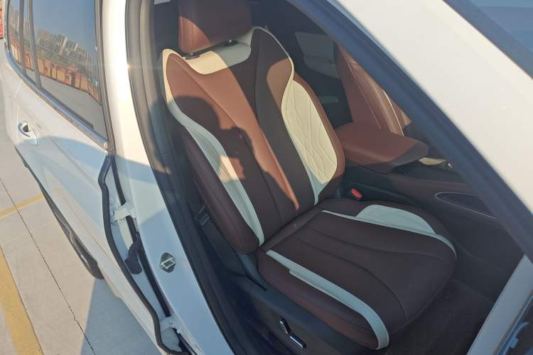 Used Geely Auto Monjaro L 2024 2.0TD High-Power Automatic Two-Wheel Drive Yunqi Version