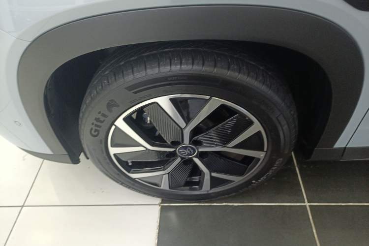 Used BYD Song L DM-i 2025 Intelligent Driving Version 160 km Beyond-Range Type