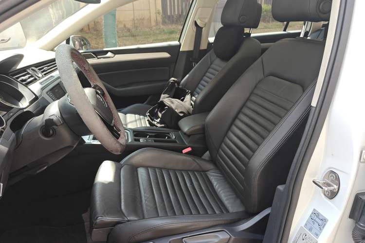 Used Volkswagen Variant 2017 380TSI Two-Wheel Drive Comfort Edition
