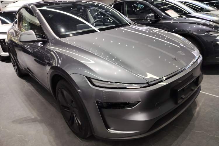 Used Tesla Model Y 2025 Rear-Wheel-Drive Version