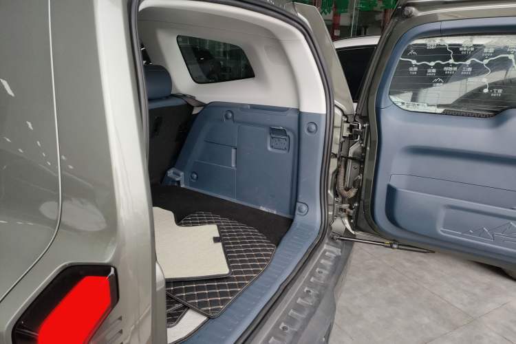 Used Deepal G318 2024 Four-Wheel-Drive Air Suspension Model