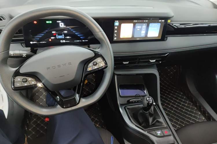 Used Roewe i5 2023 1.5L Manual Comfort Edition
