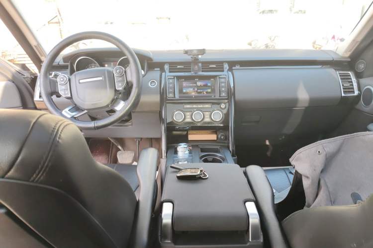 Used Land Rover Discovery 2017 3.0 SC V6 SE