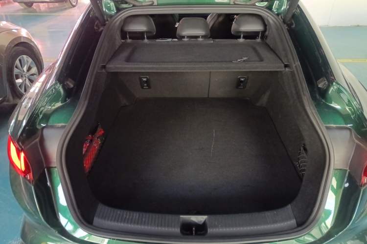 Used MG 7 2023 2.0T Automatic Trophy+ Ignition Glory Edition
