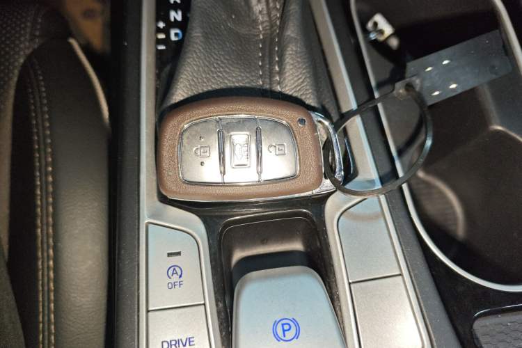 Used Hyundai Tucson 2019 280TGDi Dual-Clutch Two-Wheel Drive Fashion Edition China VI Standard
