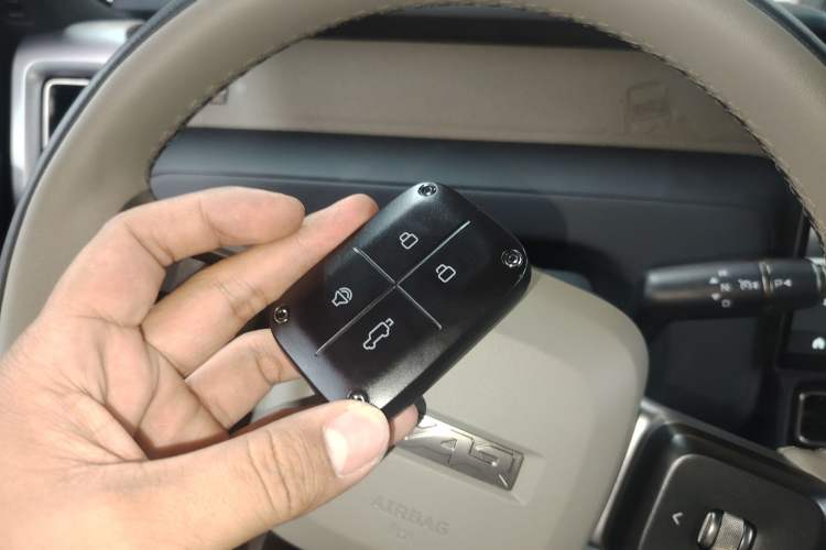 Used  V23 2025 501 Four-Wheel Drive Intelligent Driving Version
