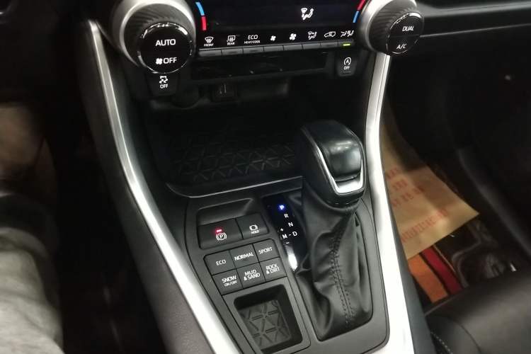 Used Toyota Wildlander 2023 2.0L CVT Four-Wheel Drive Luxury PLUS Edition
