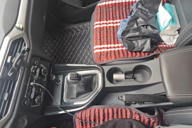 Used Dongfeng Fengon S560 2018 1.8L Manual Urban Model 7 Seats