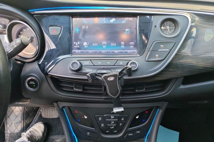 Used Buick Envision 2018 20T Two-Wheel-Drive Elite Model
