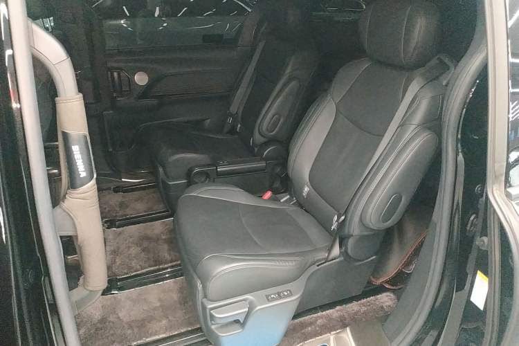 Used Toyota Sienna 2021 2.5L Hybrid Premium Edition
