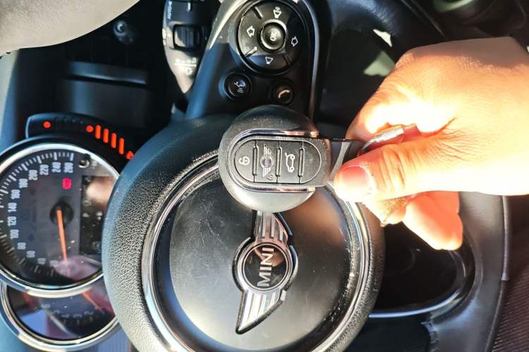 Used  MINI 2016 1.5T COOPER Five-Door Edition
